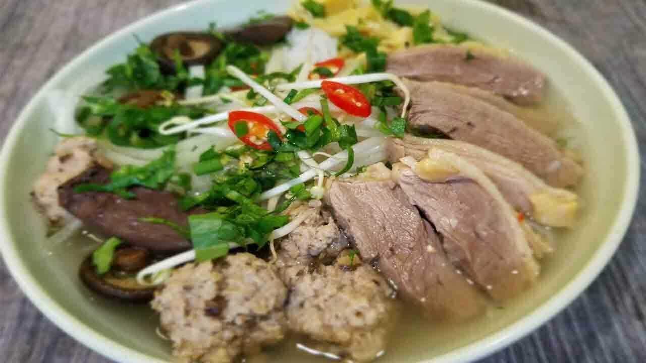 Bun Ngan Mang (1)